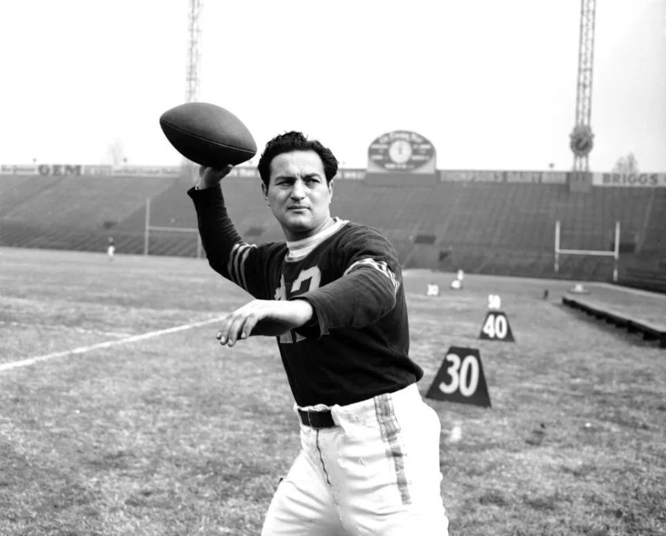 而与他们悠久历史一样被人关注的,可能是他们同样漫长的寻觅"基石