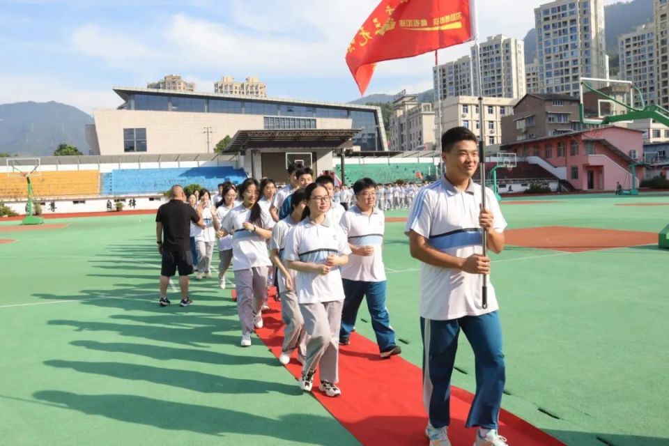 文成二高一幕!很有活力