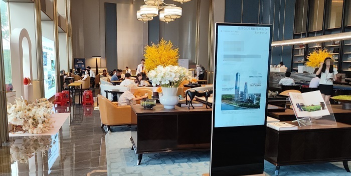 实探广州楼市，政策密集轰炸后，有新盘“一周卖出一个月的量”，豪宅或“默认不限价”_腾讯新闻