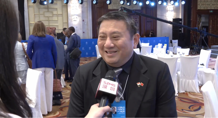 新加坡驻华大使陈海泉谈到近期热词"去风险"时表示:"不管你把风险