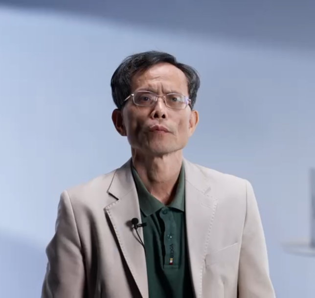 南翔,本名相南翔,深圳大学教授,文学创作一级.