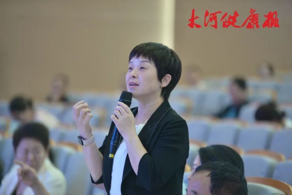 副院长郭晓丽评委:河南中医药大学第三附属医院风湿病科主任辛凯评委