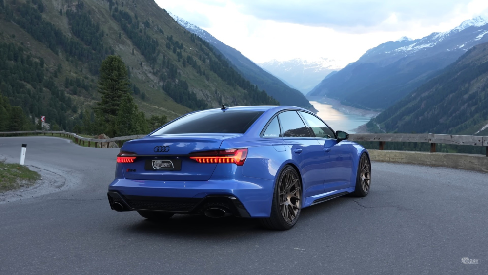 快过布加迪威龙奥迪rs6三厢版实拍图发布