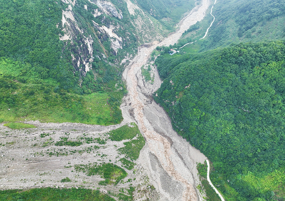直击|四川汶川县突发山洪泥石流灾害,7人失联-腾讯新闻