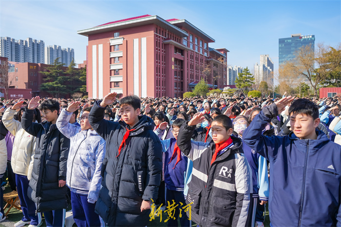 十四中学子"龙"重迎接新学期 | 镜相_腾讯新闻
