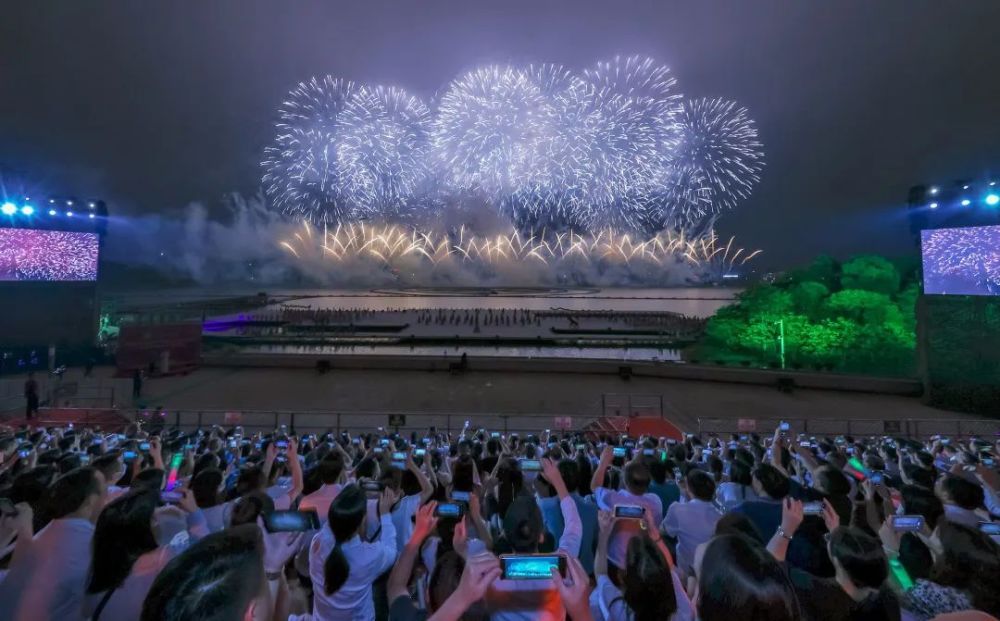 昨夜萍乡烟花璀璨