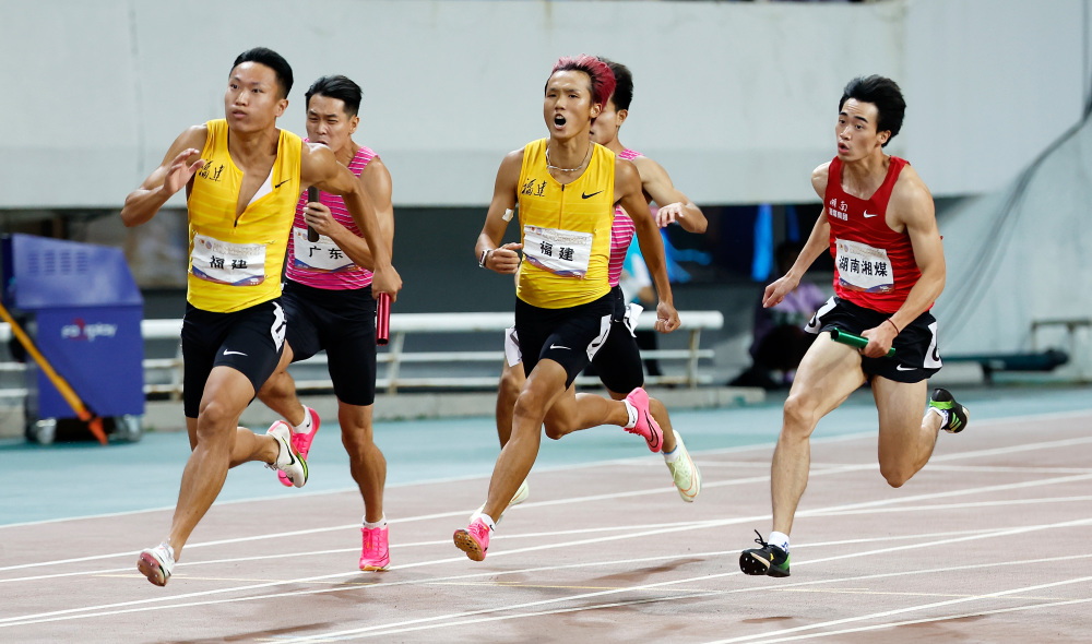 (体育)田径——全国冠军赛:男子4x100米接力赛况-腾讯新闻