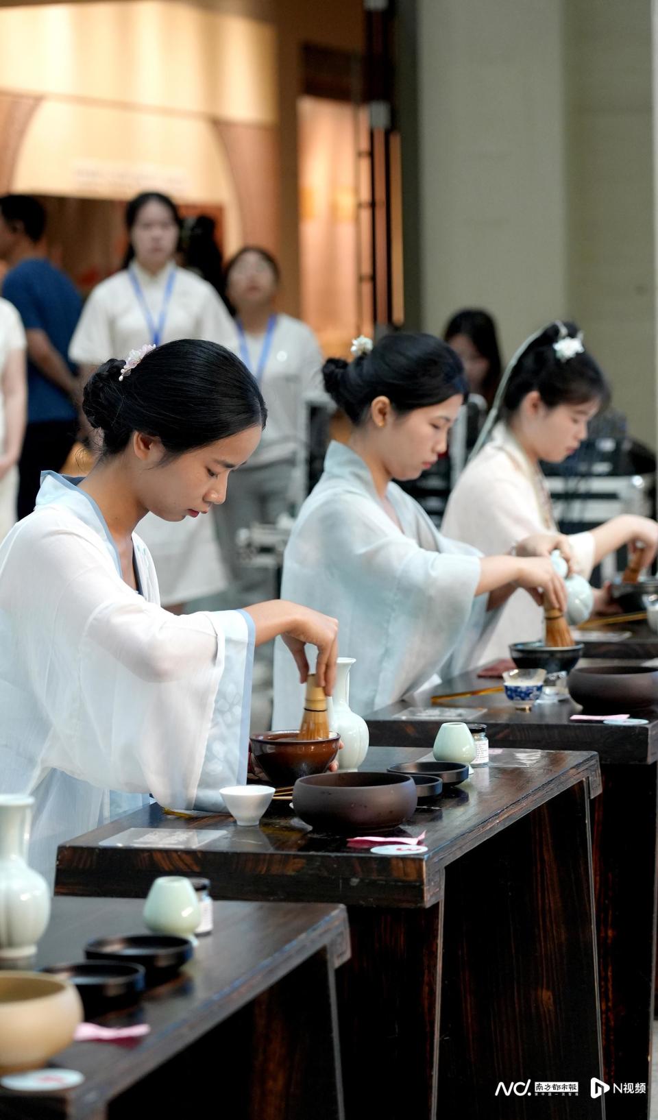 茶艺师各展其香惠州举行斗茶大赛领略宋代点茶之美