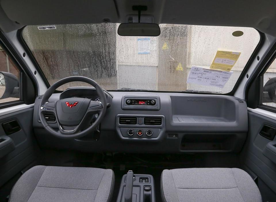 新"五菱扬光"微卡版开始申报,配单排2座,内置75kw电机!