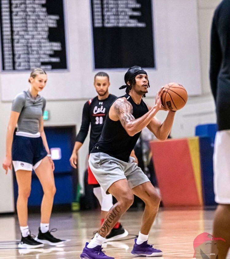 wnba模拟选秀:"女库里"克拉克预测状元 库里教妹榜眼