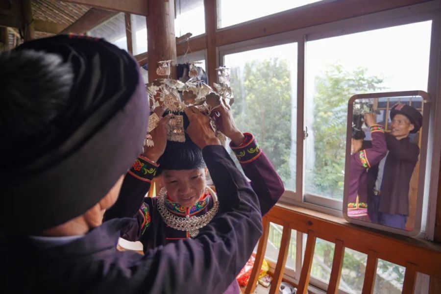 文明一分钟|"锦鸡夫妇"大山深处舞动千年传承