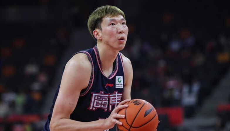 早早打卡下班周琦全场仅出战19分钟11中7贡献19分5篮板