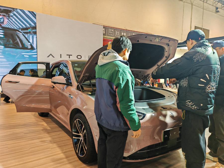 置换翻倍,清仓观望,亏钱内卷……汽车"以旧换新"