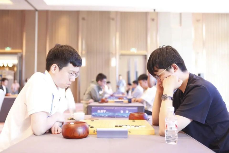 本轮五位世界冠军获胜,成功晋级首届北海新绎杯本赛64强.