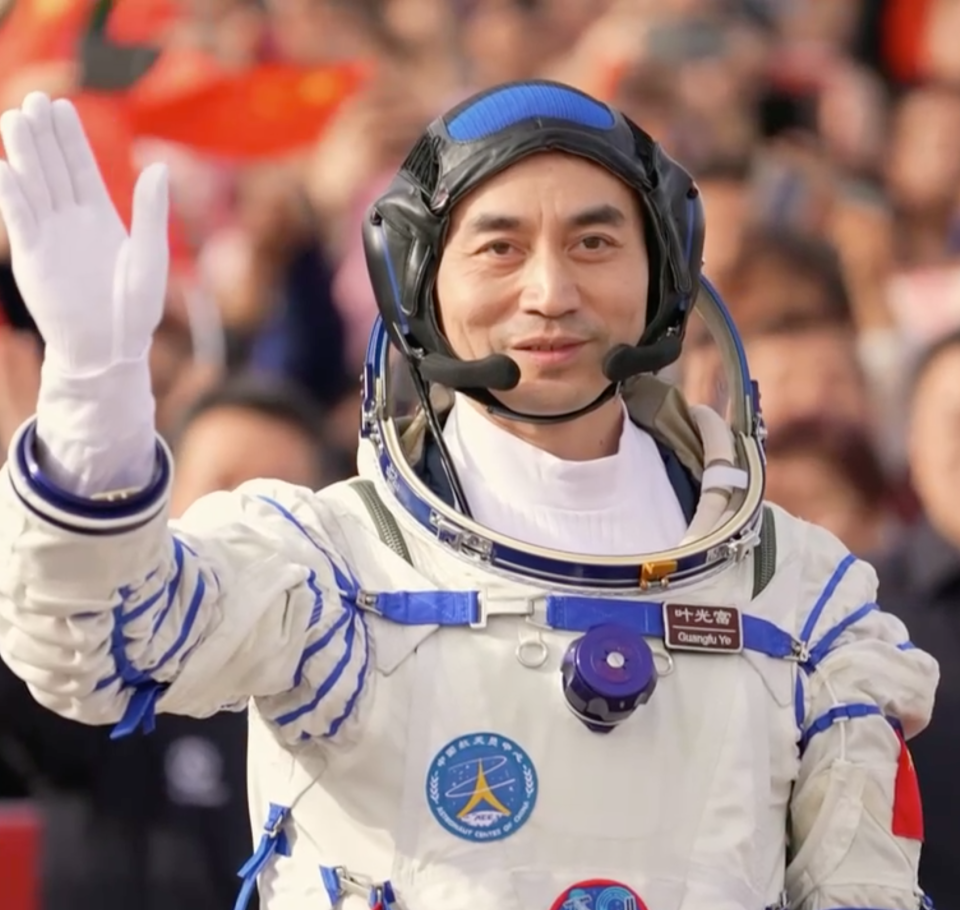 中国航天员叶光富累计飞行时长突破365天！_腾讯新闻