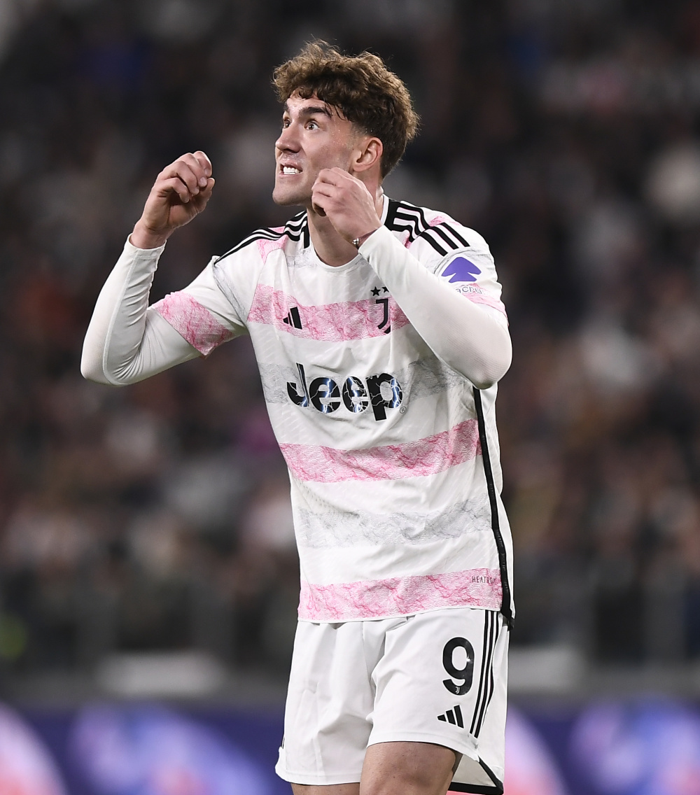 足球——意大利杯半决赛:尤文图斯胜拉齐奥_腾讯新闻