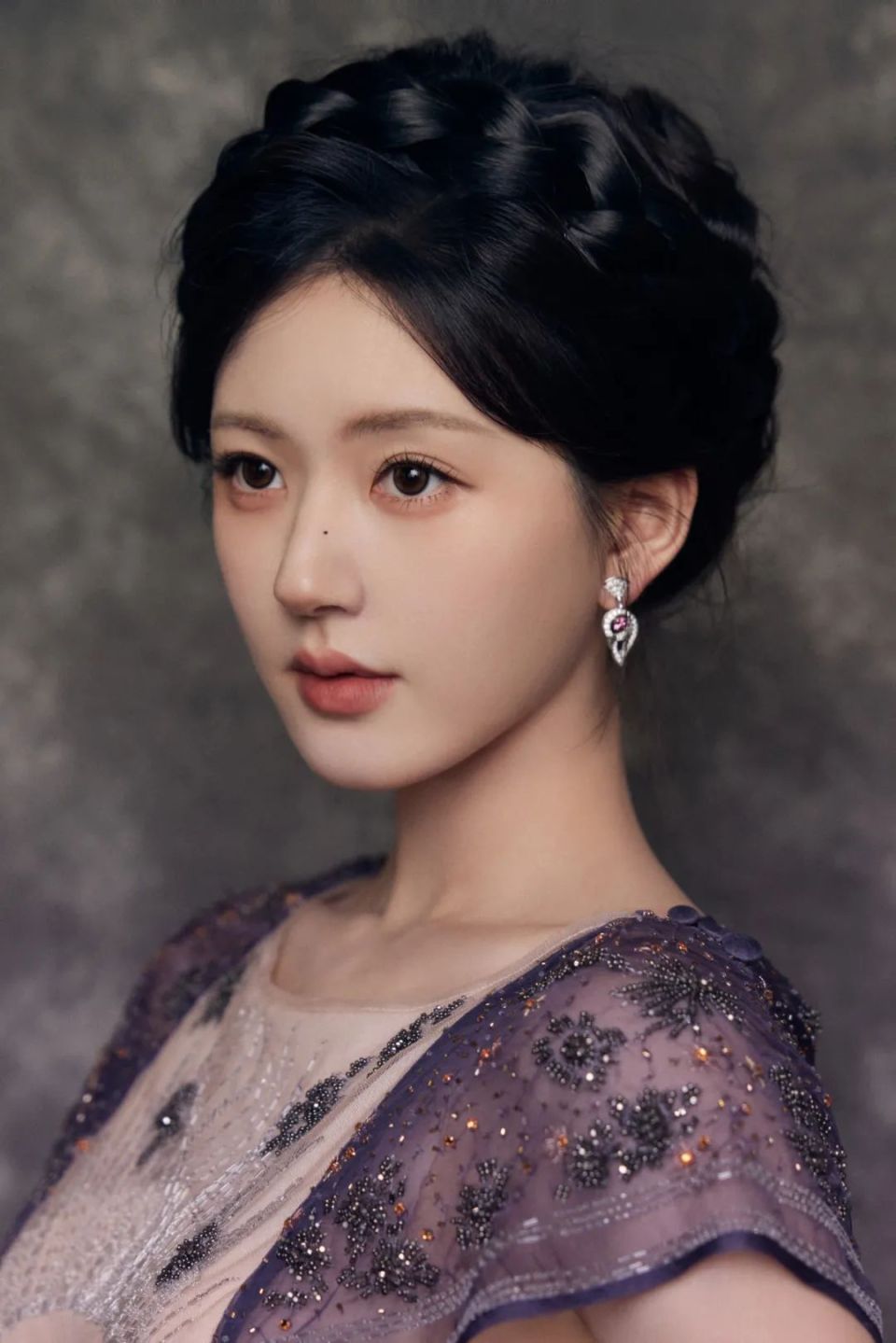 最近女明星化妆都在追求"痣"感?