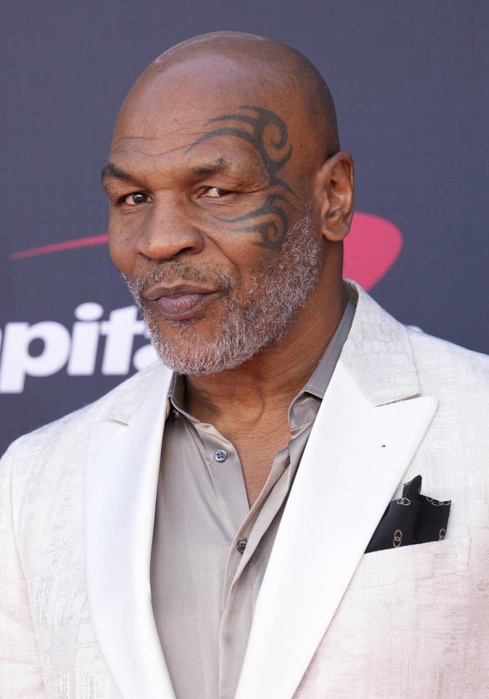 泰森宣布重返拳台,将在7月对阵网红拳手