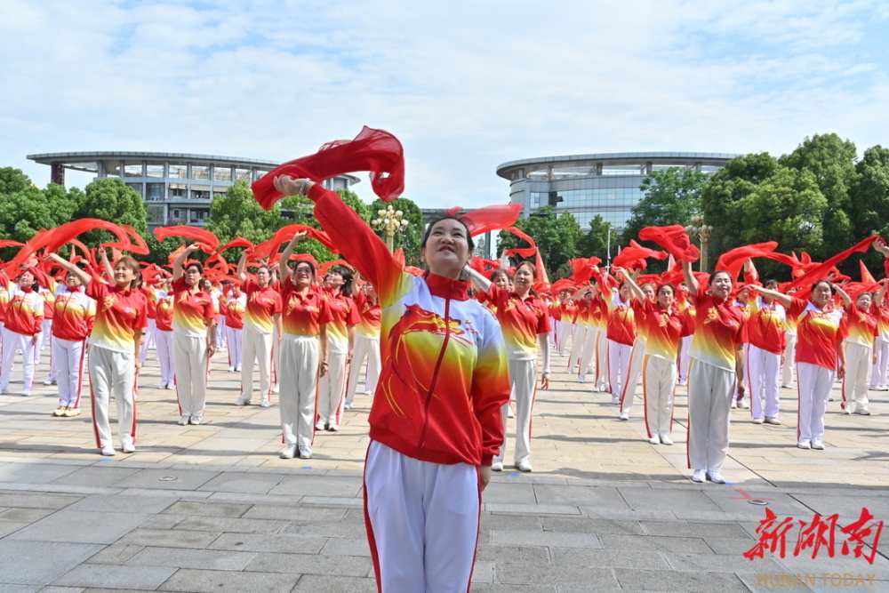健康中国梦·起舞中国人 长沙第十届"杜鹃花"万人广场舞集体展示活动
