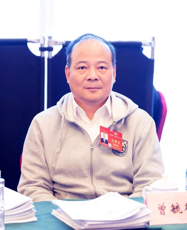 曾毓群委员建设新能源电池国家质量标准实验室开展质量标准共性技术