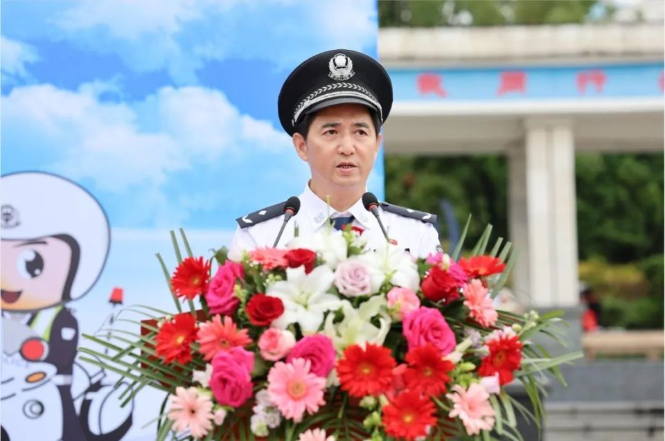 昌飞公司党委副书记邵剑锋,市公安局党委委员程坚,市公安局交警支队