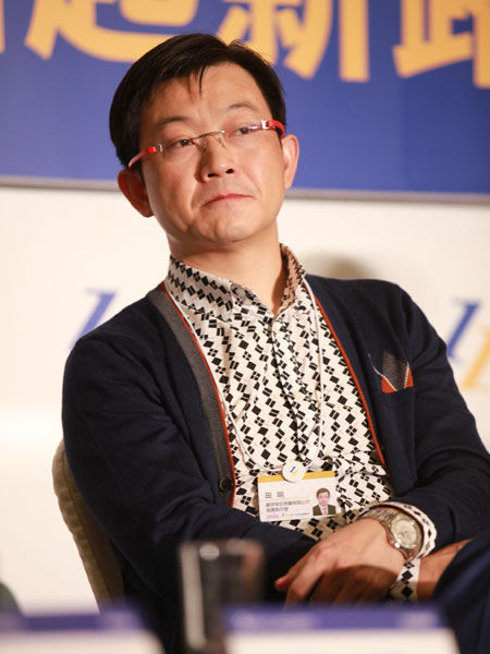 他2005年出任上海文广综艺部总监,之后先后推出《加油!