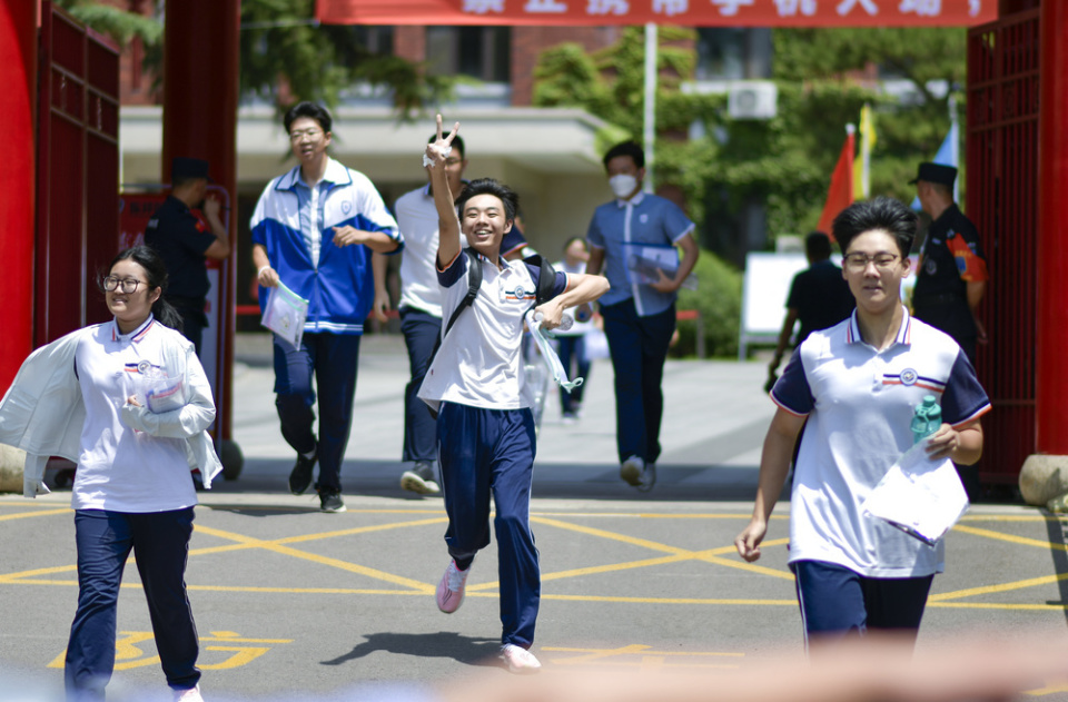 济南中考拉开帷幕,7.9万名泉城学子从容应考