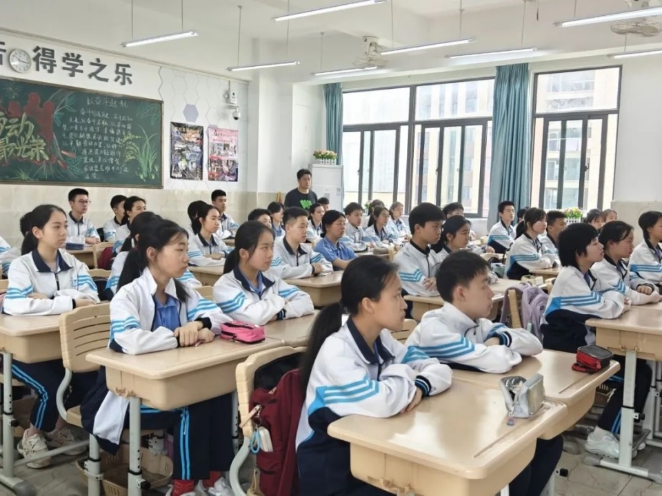 今天武汉全体学生同上一堂课