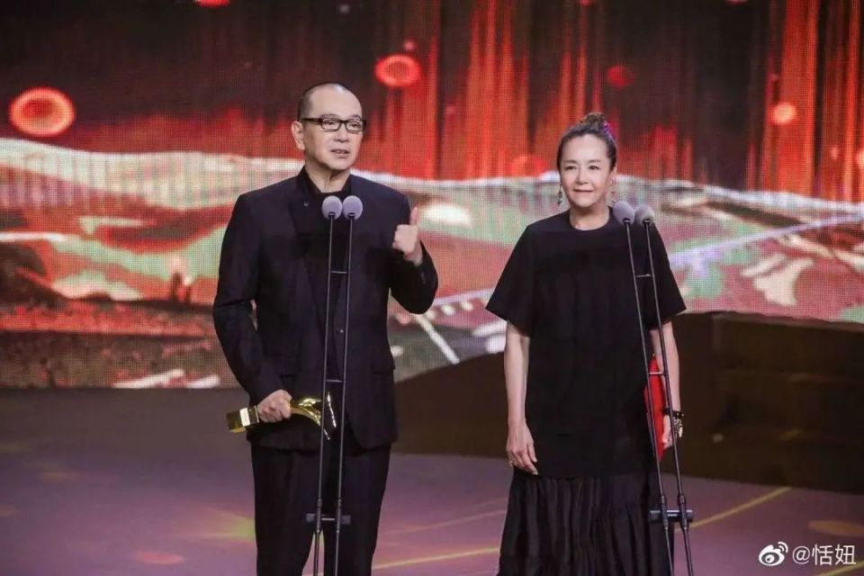 恬妞官宣二婚离婚，女儿也公开出柜，她回应的一句话令全网震惊_腾讯新闻