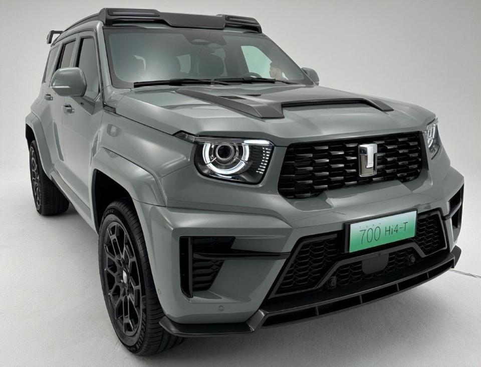 加个机甲包围就卖70万混动版坦克700抵达车展神似奔驰g