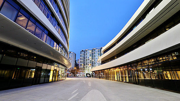 年报观察丨百货,奥特莱斯与免税以及购物中心 那个才是王府井的菜?