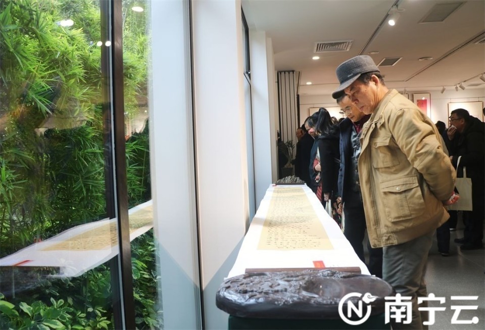 “相约美丽南方——黄道伟及李林君刘福诗书画刻作品展”在南宁精彩开展_腾讯新闻