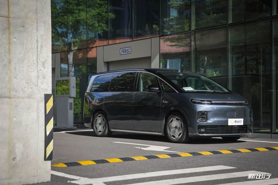 零跑 D99 ，走入一条最难的旗舰 MPV 之路_腾讯新闻