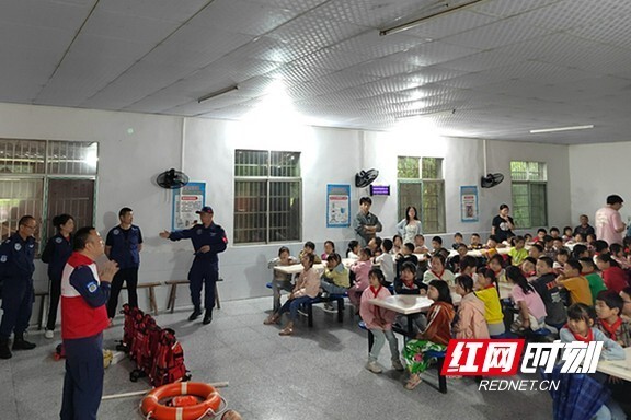 南县青树嘴镇开展"防溺水,防性侵"安全知识宣讲活动