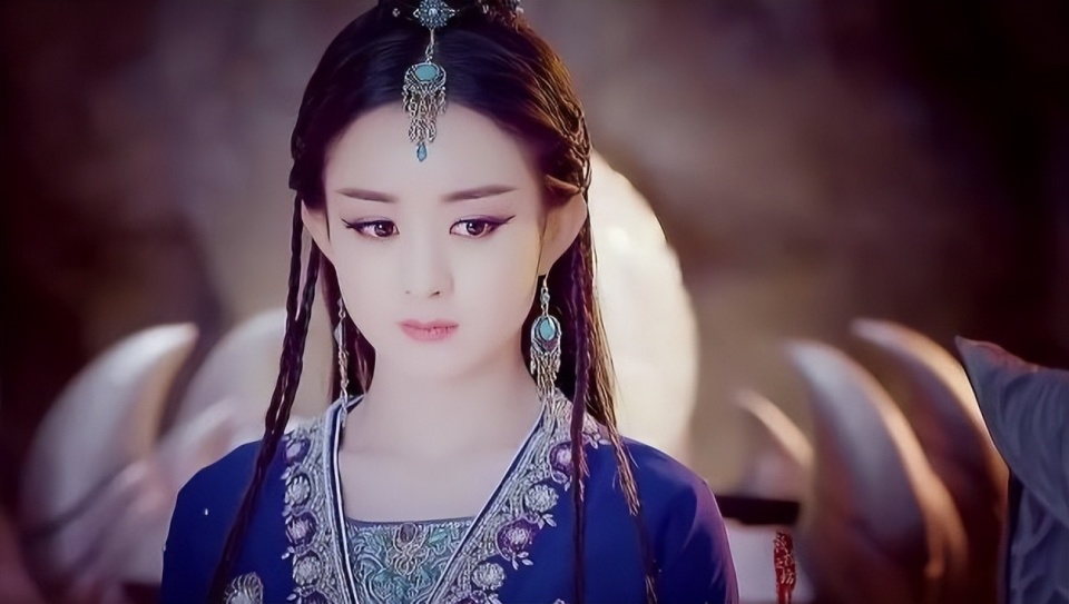 架不住,女二号文咏珊饰演的周青云,真的特么离谱啊.