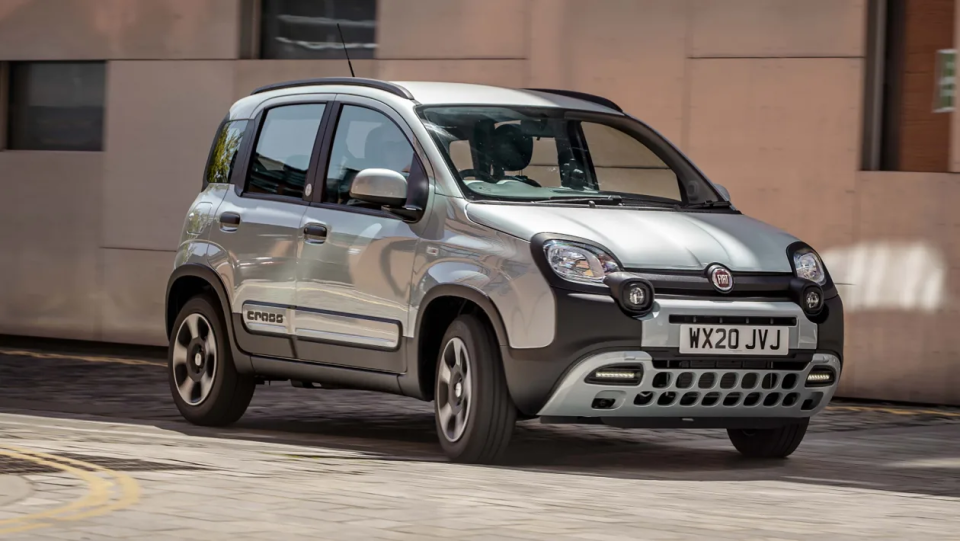 个性的的意大利熊猫,菲亚特panda实车图发布_腾讯新闻