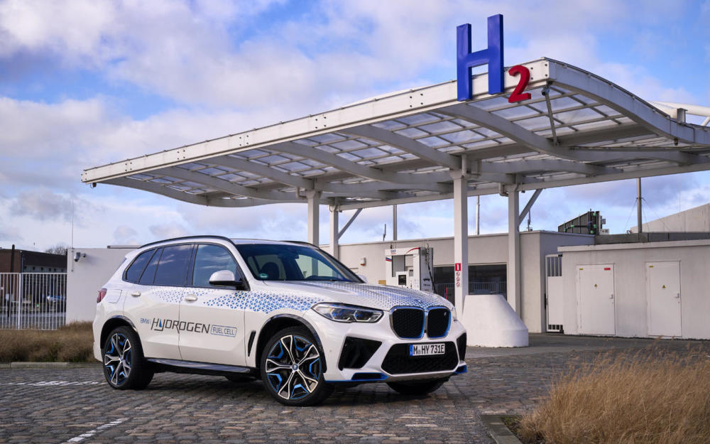 国内的汽车制造商长城汽车新能源发展路线是纯电动,氢能和混动三大