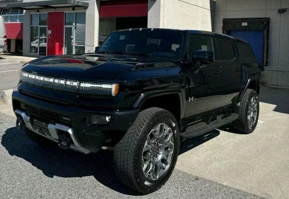 2024款"悍马ev"进港实拍,纯电 四驱,带"螃蟹爬行"!