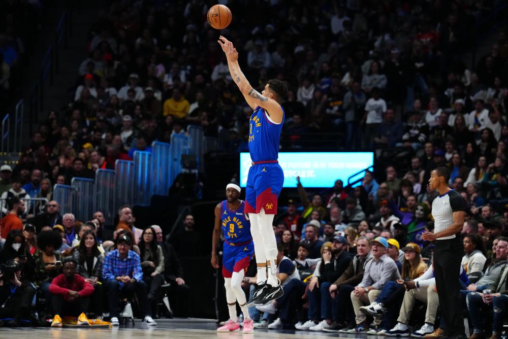 小迈克尔-波特半场11中7拿到18分7板 正负值 9