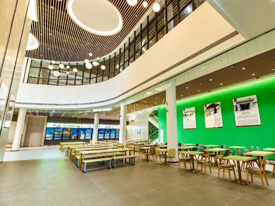 (滑动查看更多内容)高一(1)班(清北博雅班)导师:郑耀宗(院士,香港大学