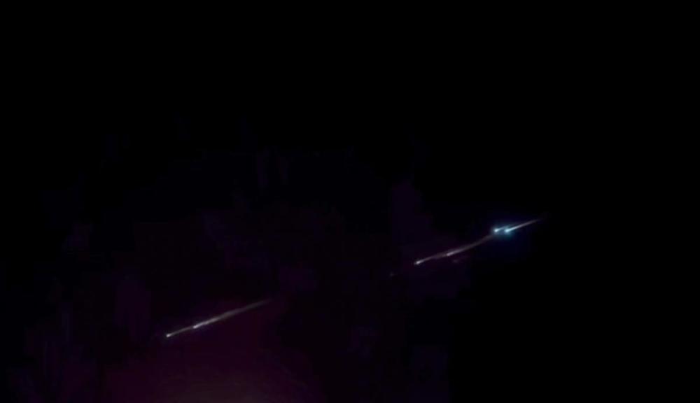 哈尔滨夜空现不明发光体，目击者：移动速度快