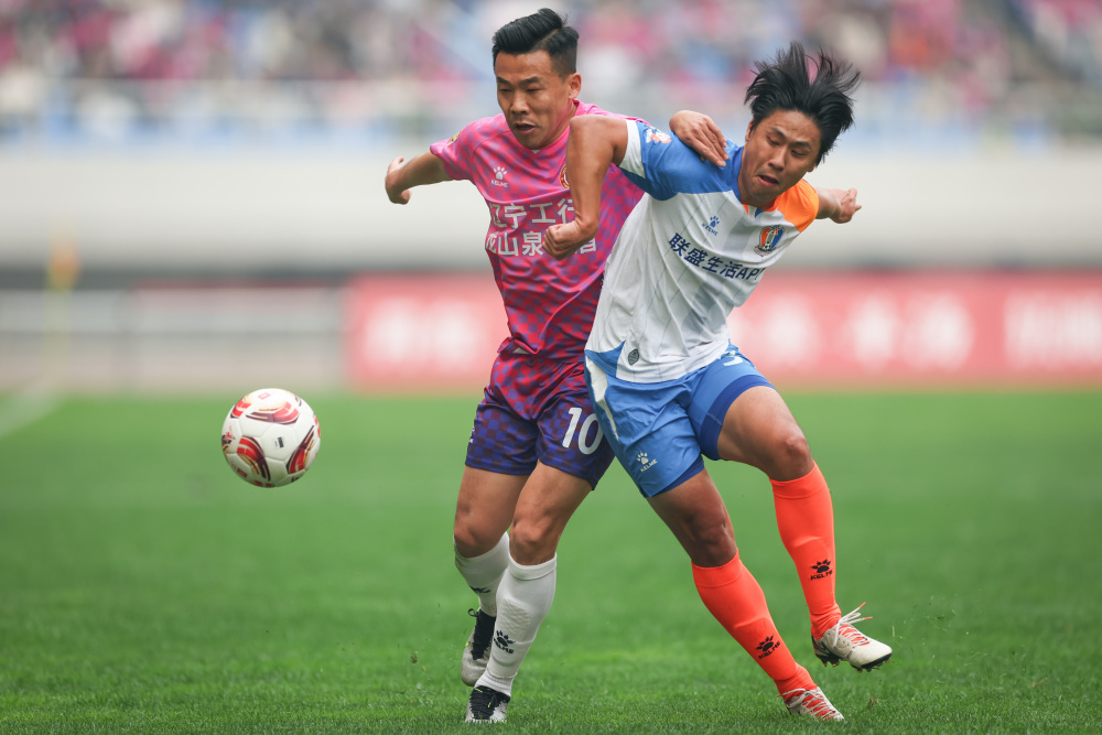 足球——中甲:辽宁铁人胜江西庐山