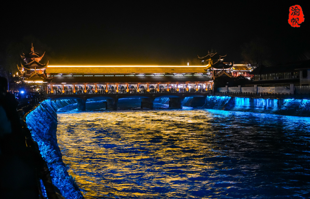 都江堰南桥:雕梁画栋被誉水上画楼,还是拍写真和蓝眼泪的好地方_腾讯