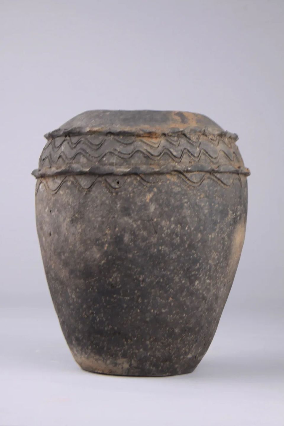 宋代 塔形纽黑陶火葬套罐