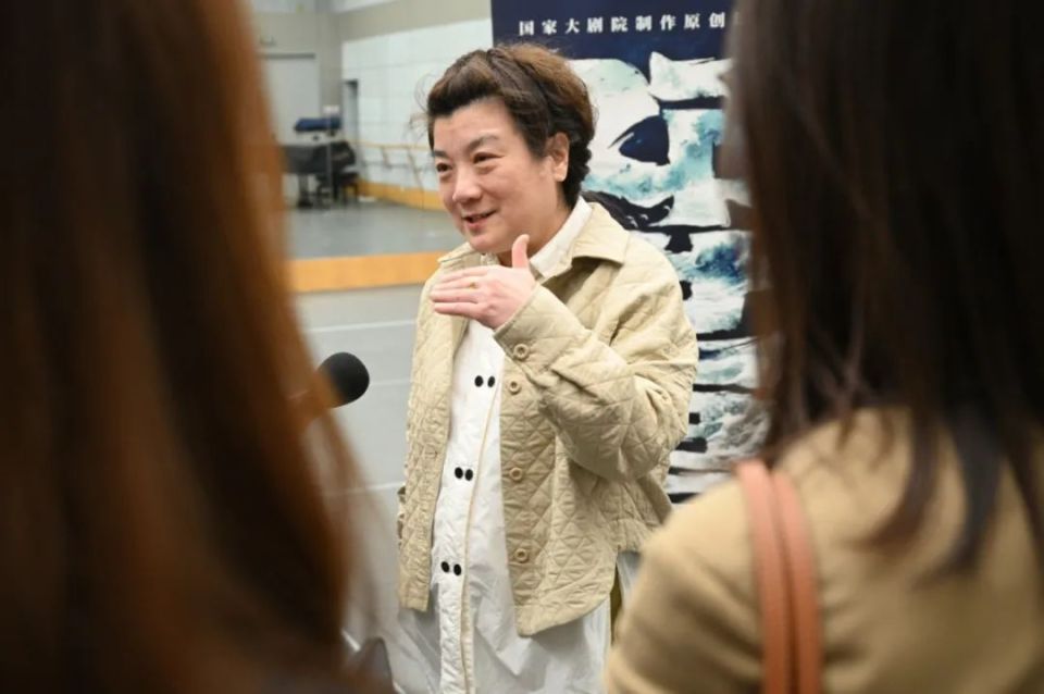 4月15日下午,多家媒体走进大剧院第二排练厅,探班