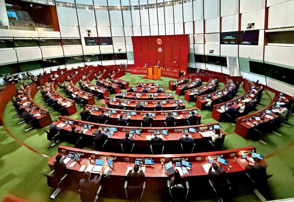 回归祖国以来首次！香港特区立法会全体议员将赴京考察_腾讯新闻