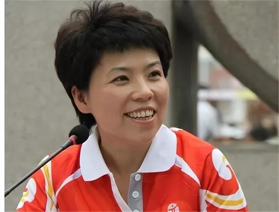 国乒女神白杨:与马琳谈恋爱被开除,38岁嫁富商,今生活幸福_腾讯新闻