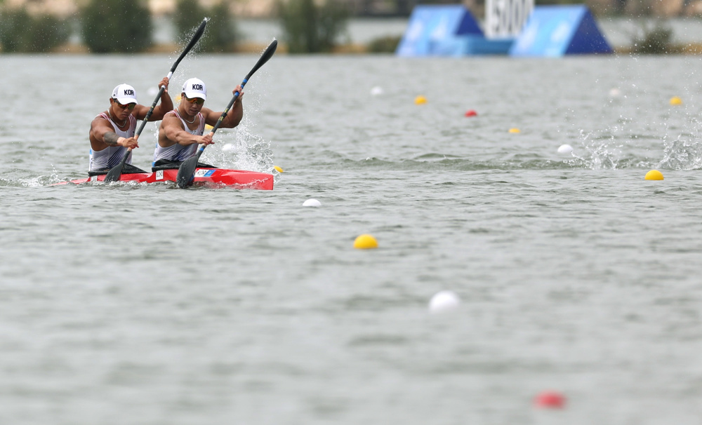 皮划艇静水卜廷凯王丛康夺得男子500米双人皮艇冠军3