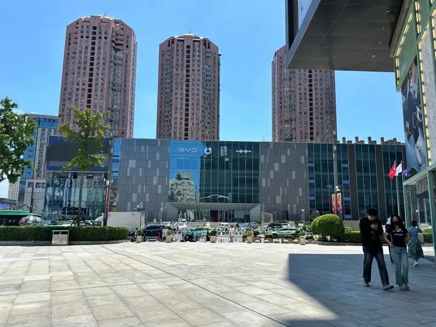 郑州金博大"变身"比亚迪中心,近期或将开业