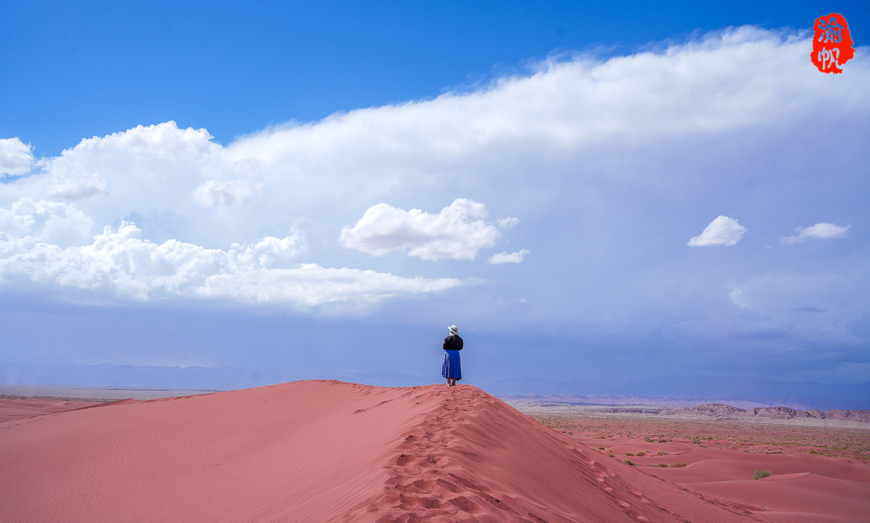 独家揭秘:中国唯一红沙漠,古丝绸之路上的重要节点,未来必火